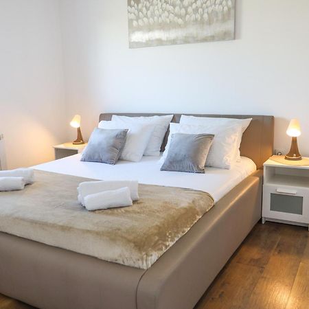 Airport Stay Apartments Surčin Kültér fotó