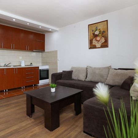 Airport Stay Apartments Surčin Kültér fotó